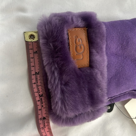 UGG Genuine Shearling Turn Cuff Gloves - PURPLE - Picture 10 of 11